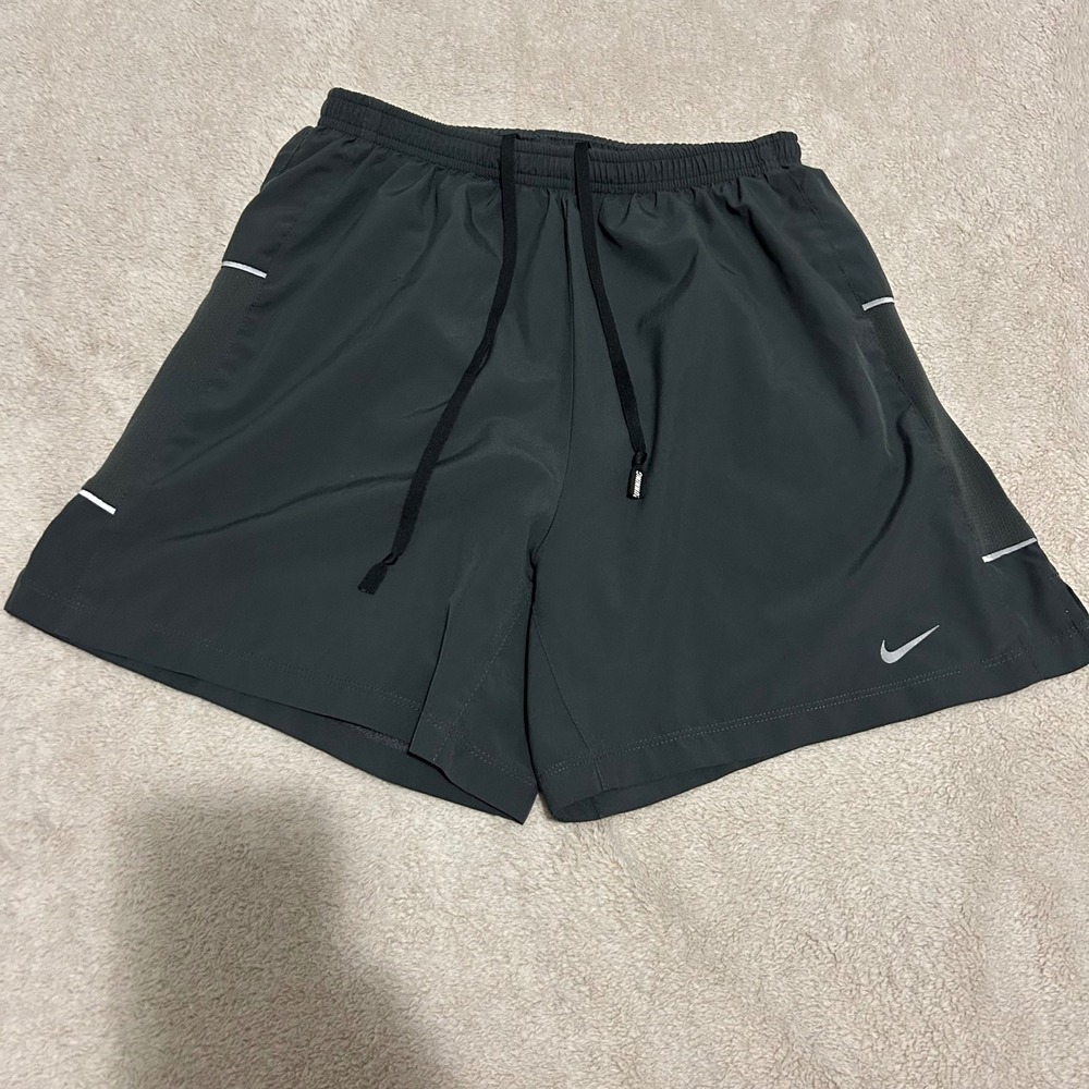 Nike Dri-FIT Running Shorts Mens Small 5" Dark Gray Reflective Mesh Athletic